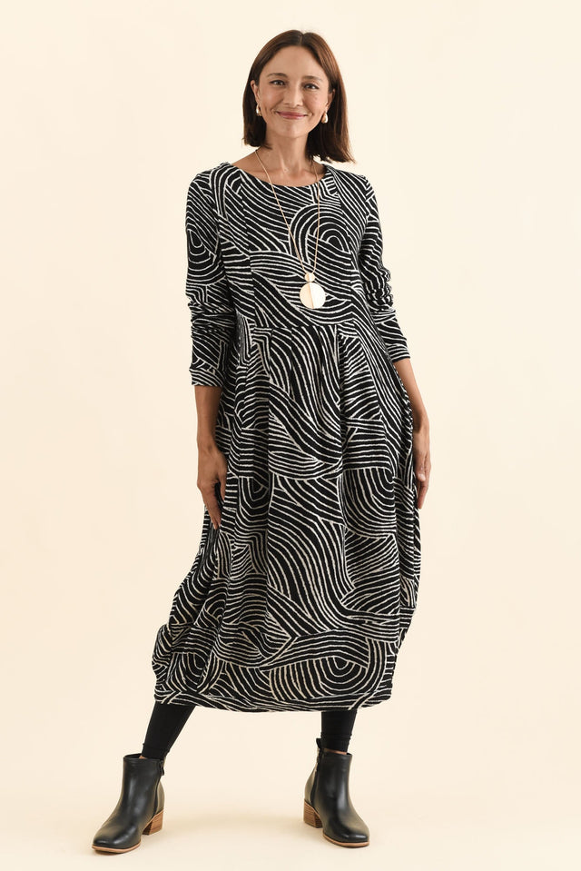 alt text|model:Cara image 2