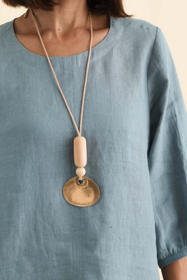 alt text|model:Cara image 5