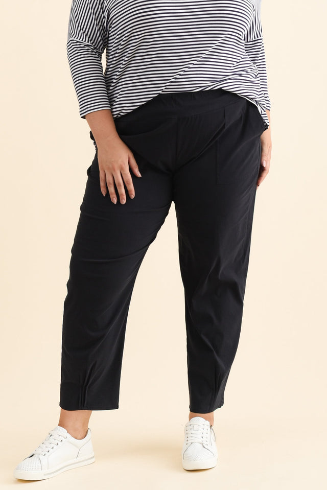 plus-size,curve-bottoms,plus-size-pants,plus-size-winter-clothing,alt text|model:Gabby image 13