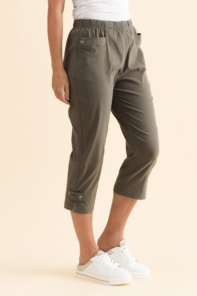 alt text|model:MJ image 3