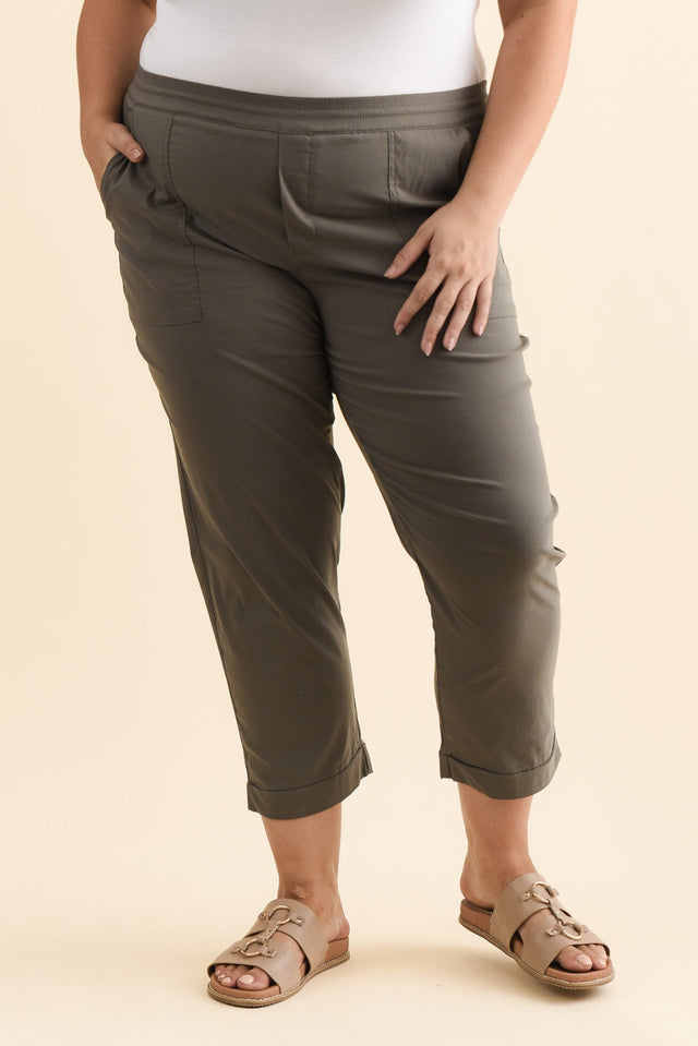 plus-size,curve-bottoms,plus-size-pants,alt text|model:Gabby image 8