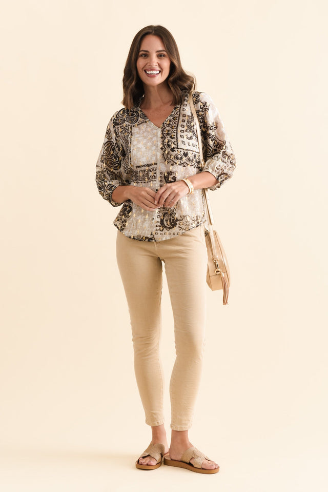 alt text|model:MJ image 3