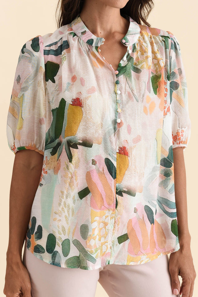 alt text|model:Cara image 5