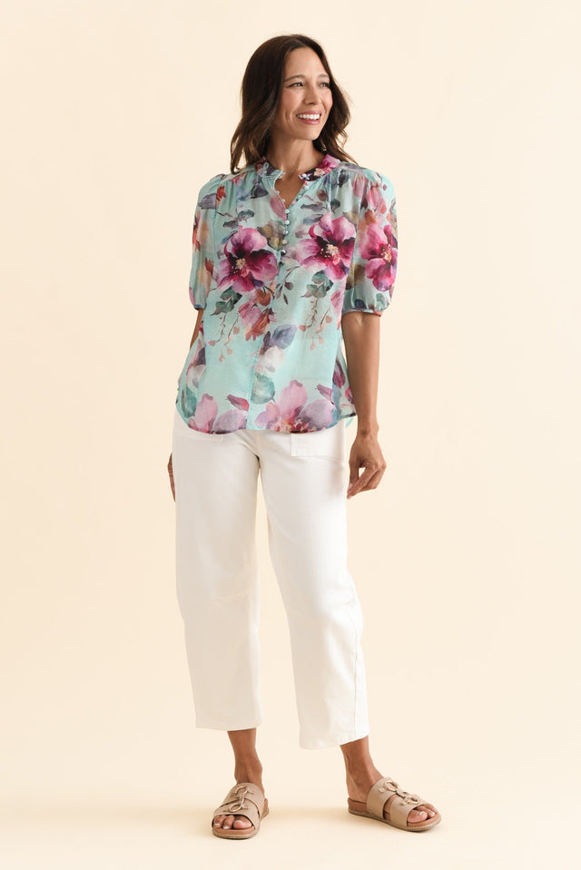 alt text|model:Cara image 6