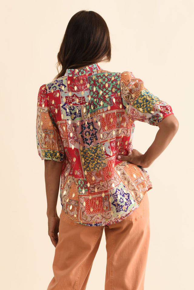 alt text|model:Cara image 5