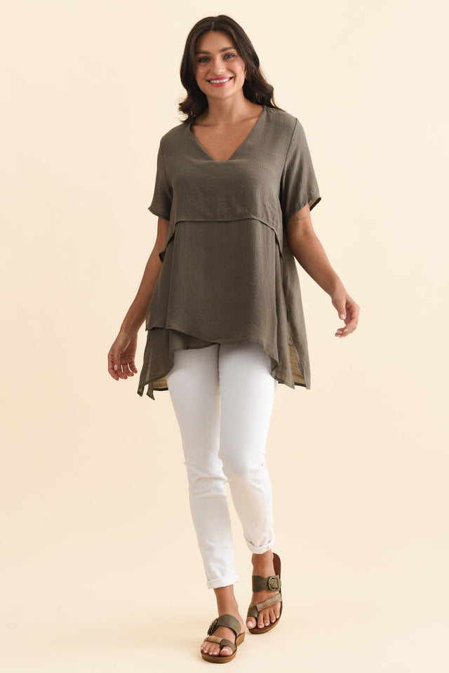 alt text|model:Brontie image 3