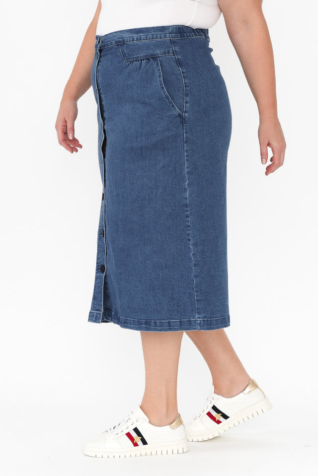 alt text|model:Caitlin image 9