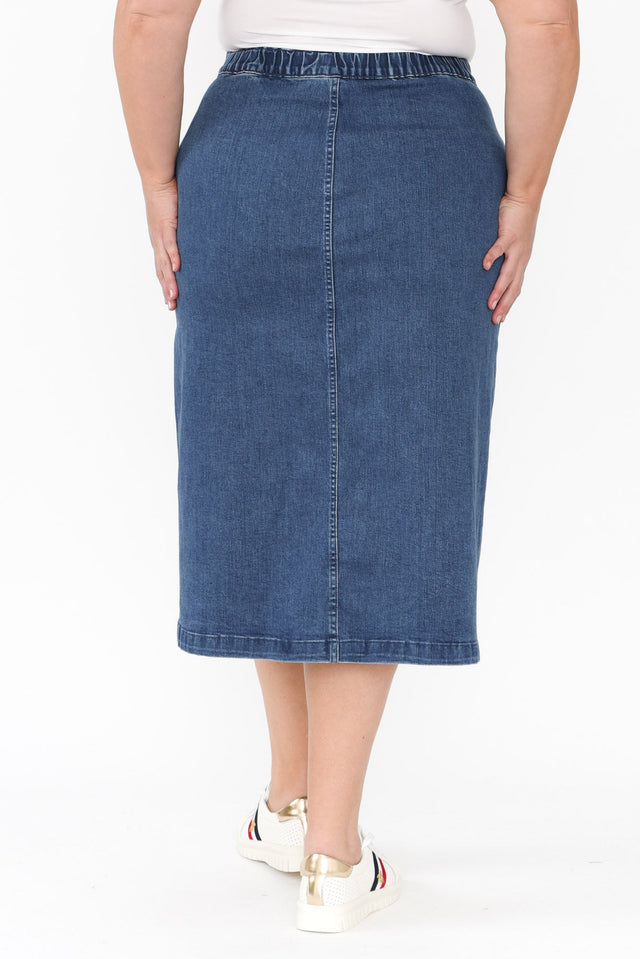 alt text|model:Caitlin image 10