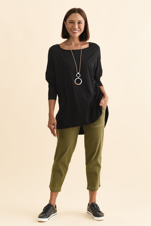 alt text|model:Cara image 3