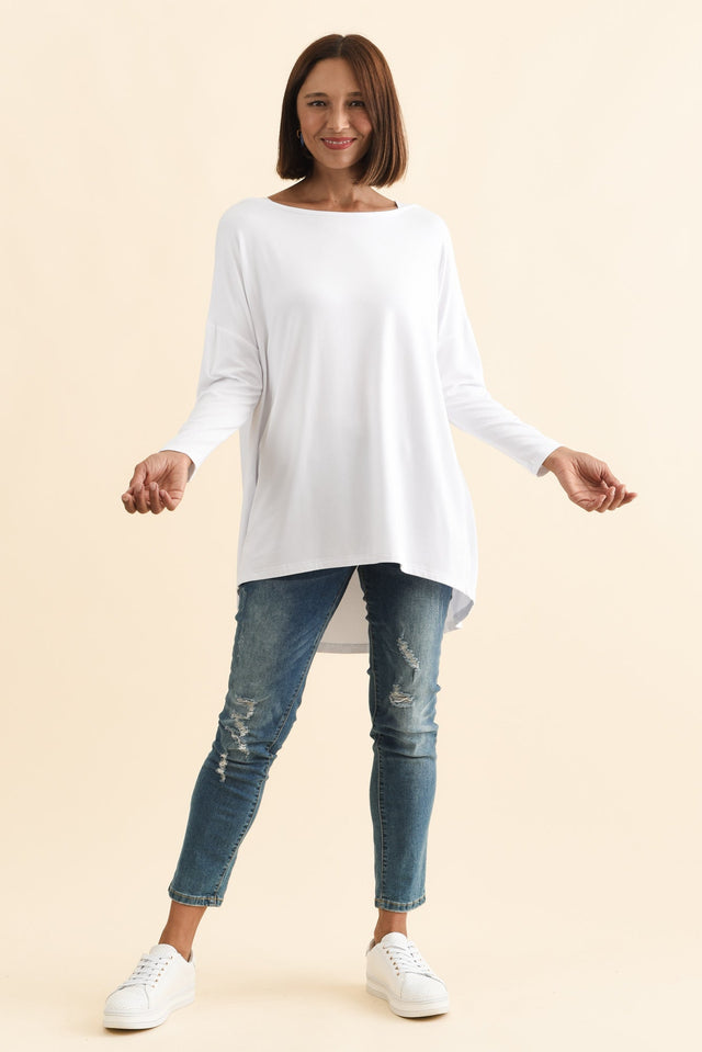 alt text|model:Cara image 5