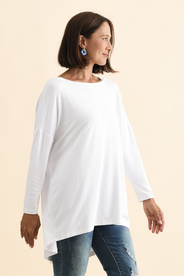 alt text|model:Cara image 5