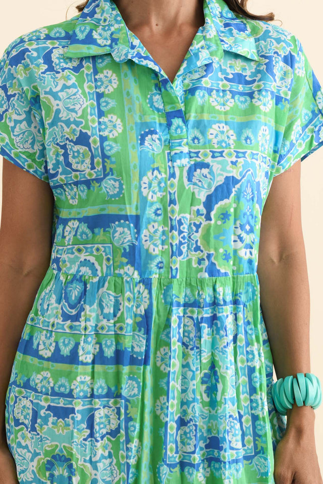 alt text|model:Cara image 5