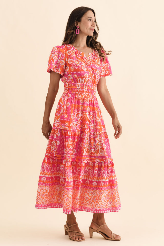 alt text|model:Cara image 4