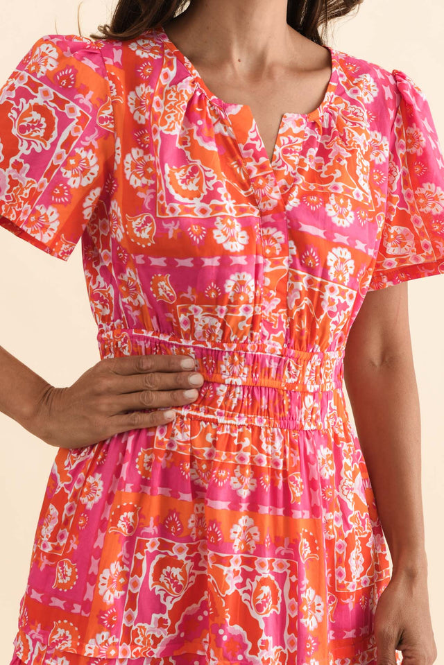 alt text|model:Cara image 6