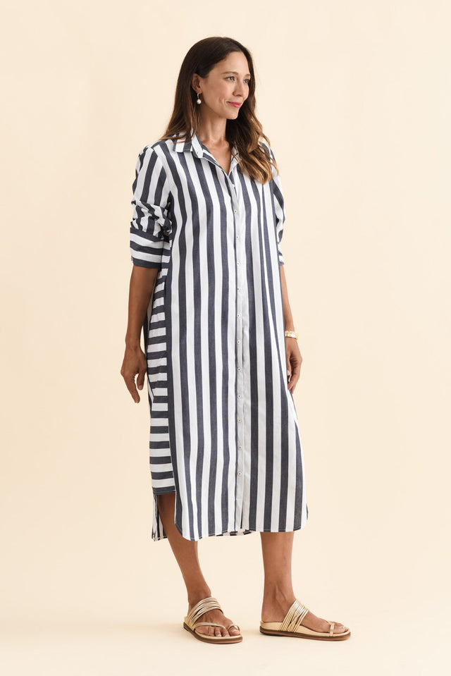 alt text|model:Cara image 4