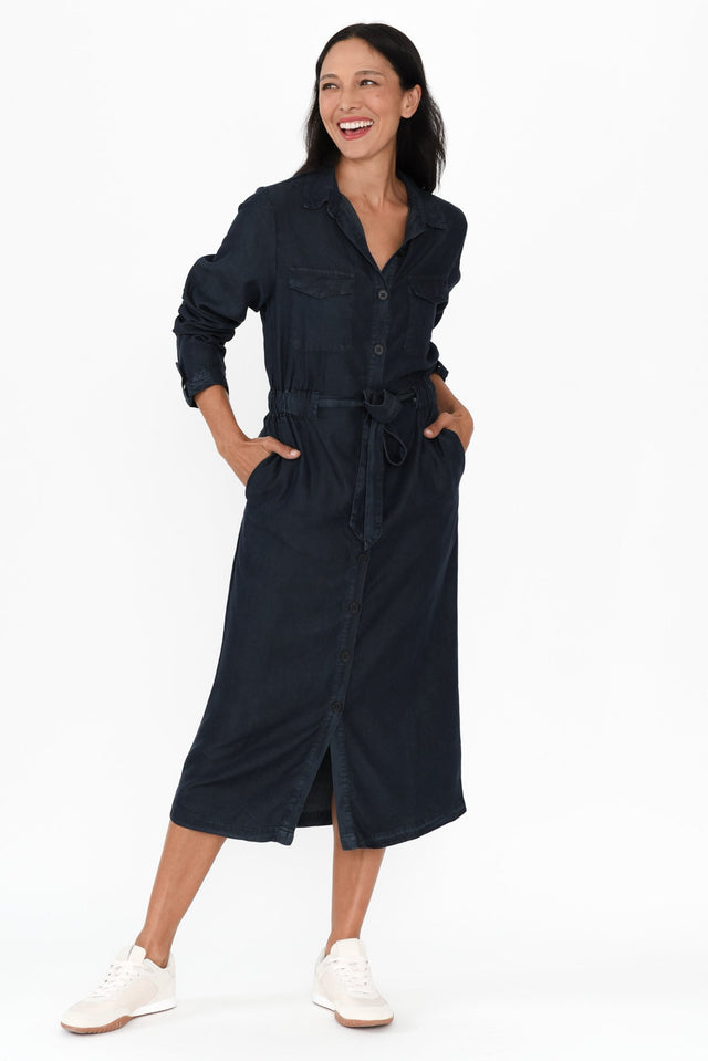 alt text|model:Cara image 3