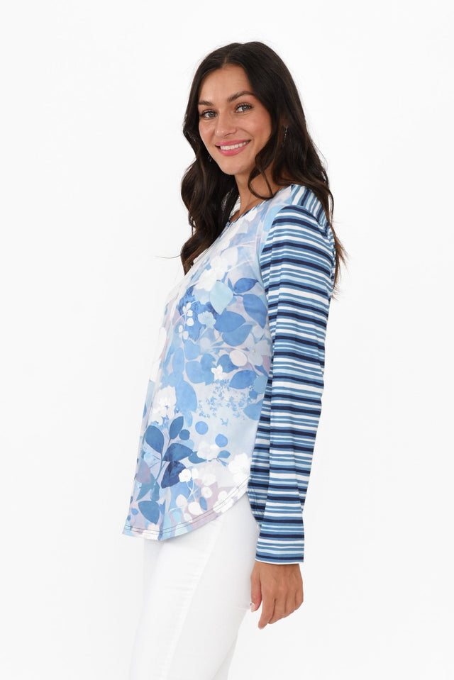 alt text|model:Brontie image 4