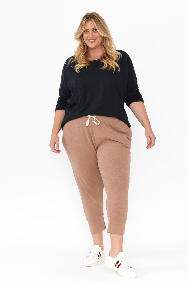 alt text|model:Caitlin image 10