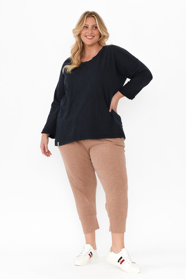 alt text|model:Caitlin image 10