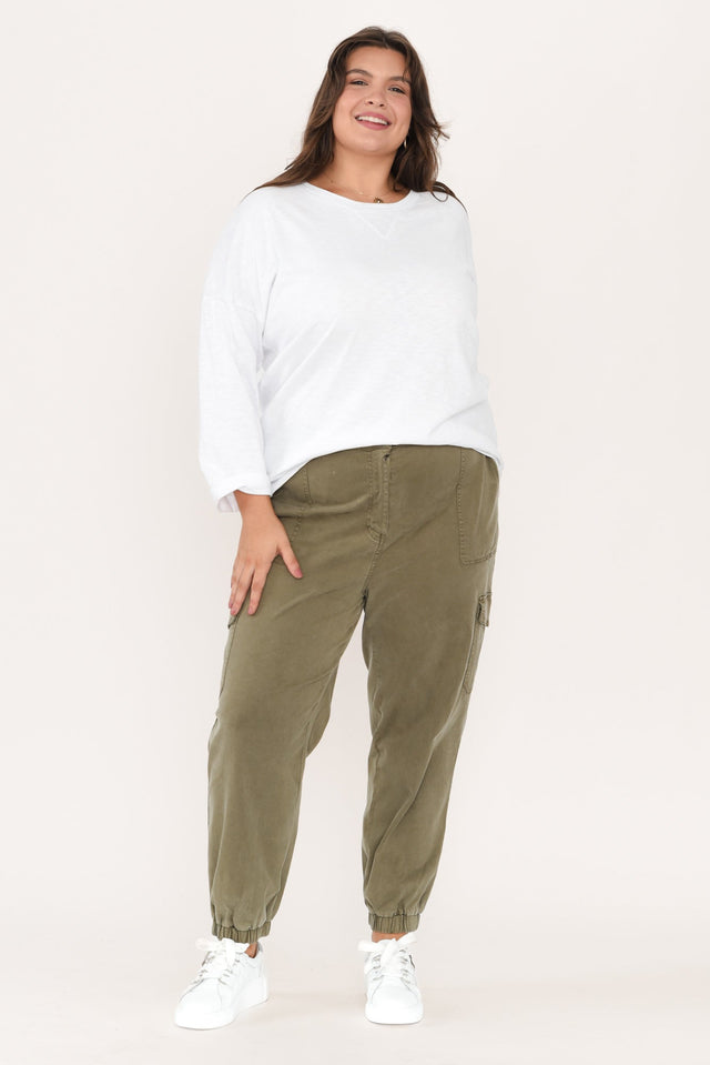 plus-size,curve-basics,curve-tops,plus-size-sleeved-tops,plus-size-cotton-tops,plus-size-basic-tops,plus-size-winter-clothing,alt text|model:Gabby image 9