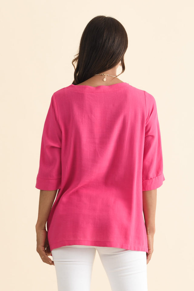 alt text|model:Cara image 5