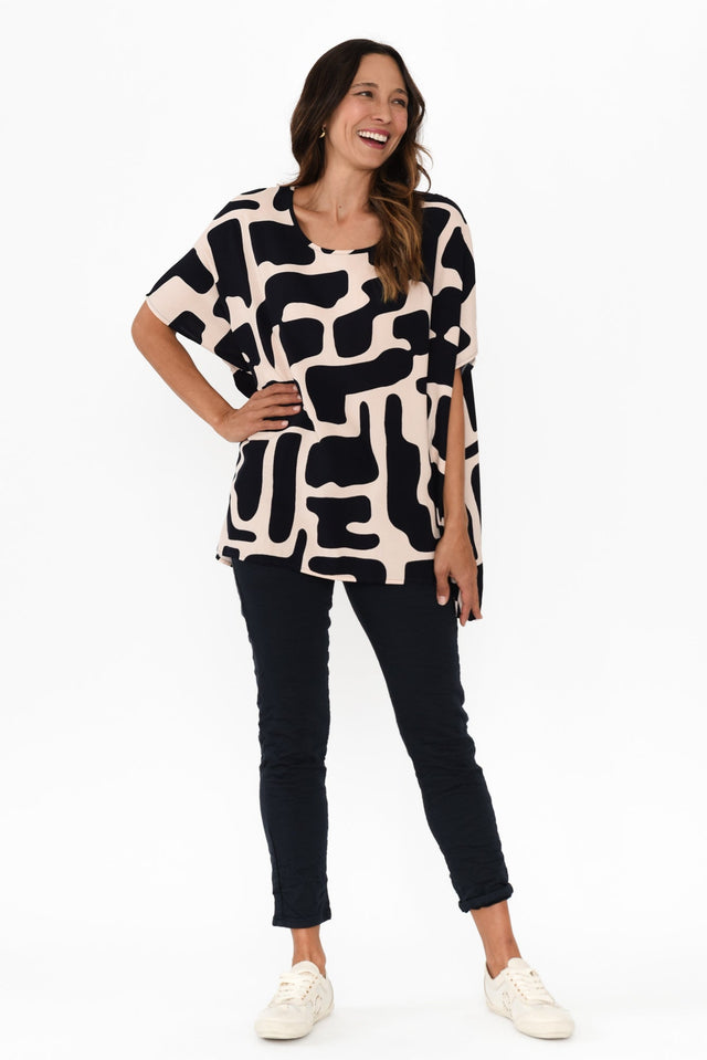 alt text|model:Cara image 6