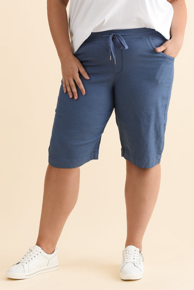 plus-size,curve-bottoms,plus-size-shorts,alt text|model:Gabby image 10