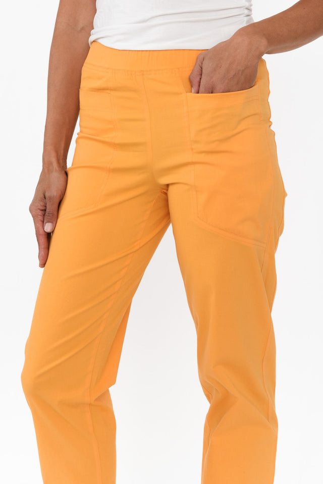 alt text|model:Cara image 5