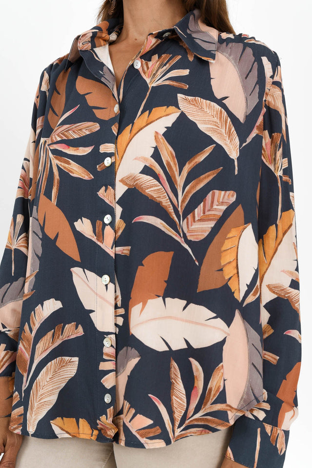 alt text|model:Cara image 7