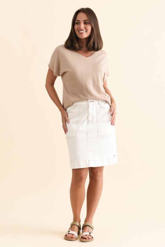 alt text|model:MJ image 3