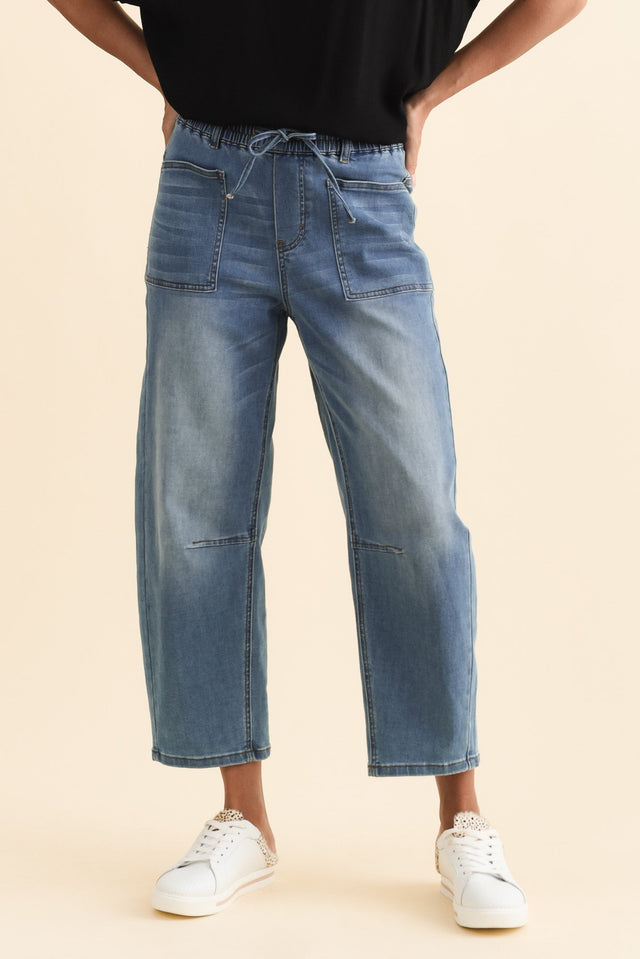 alt text|model:Brontie