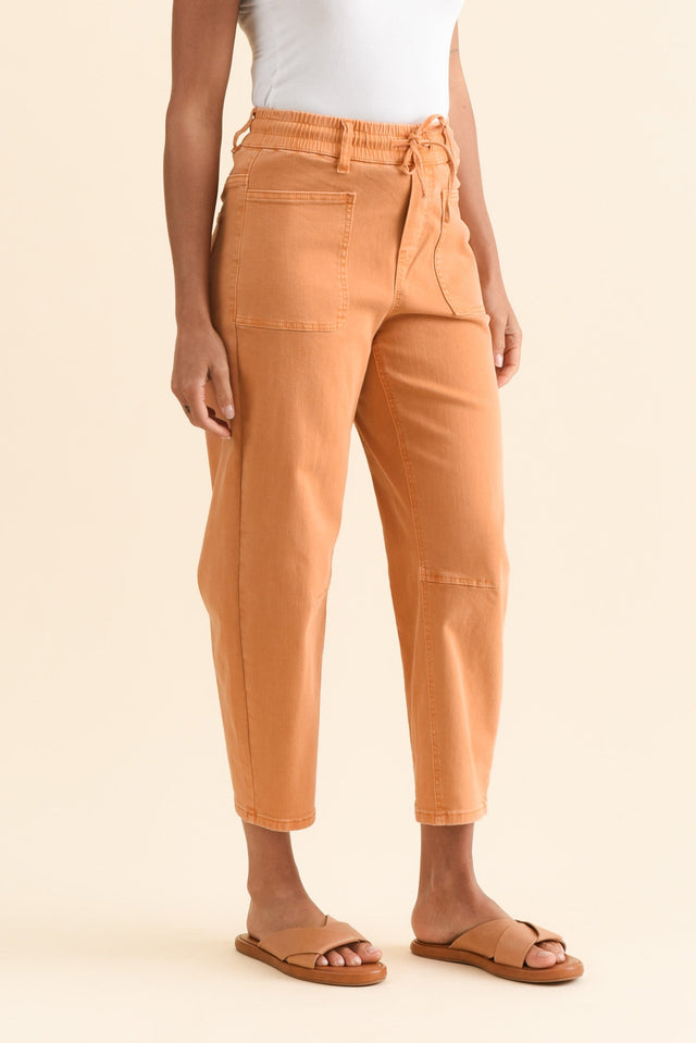 alt text|model:Brontie image 4