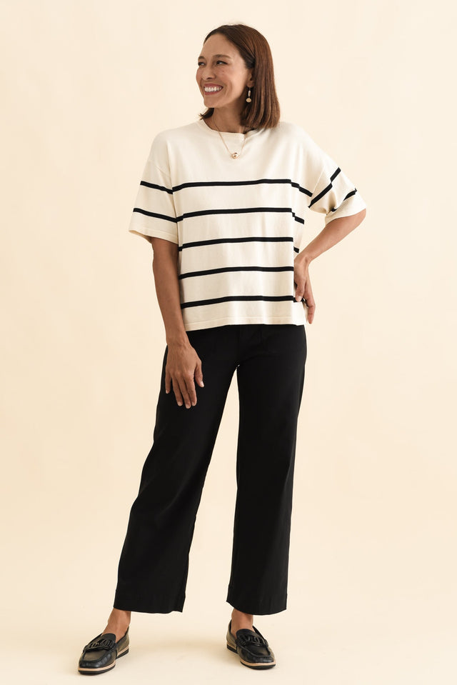 alt text|model:Cara image 3