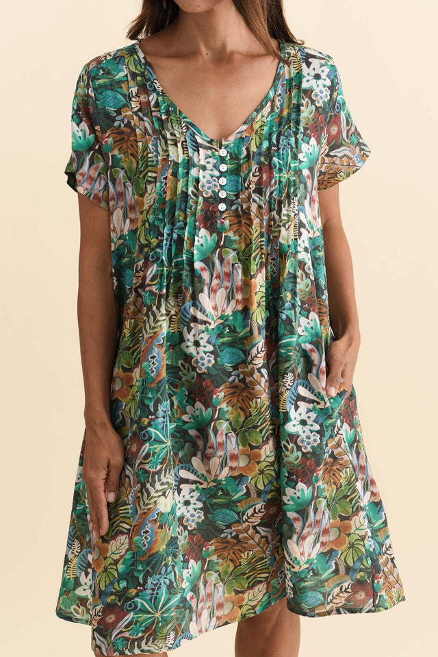 alt text|model:Cara image 5