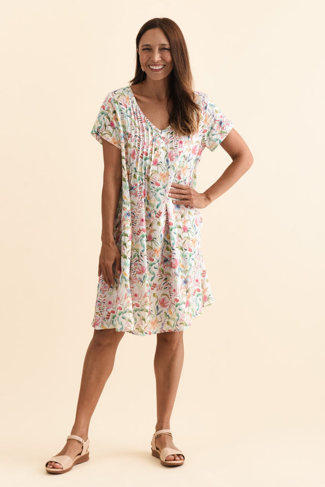 alt text|model:Cara image 8