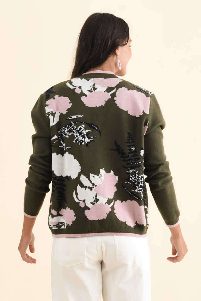 alt text|model:Brontie image 5