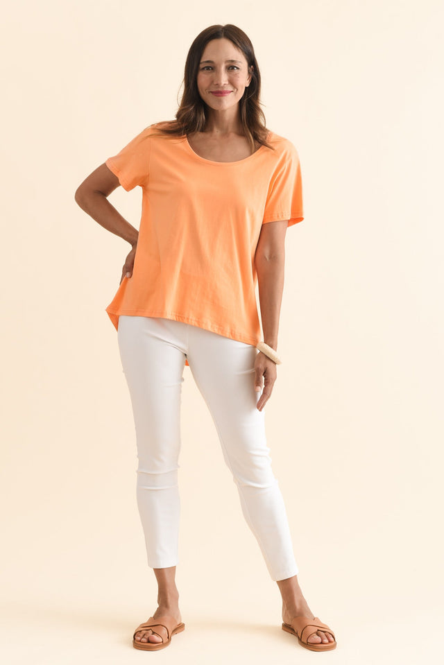 alt text|model:Cara image 7