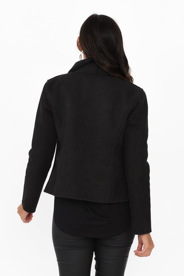 alt text|model:Brontie image 5