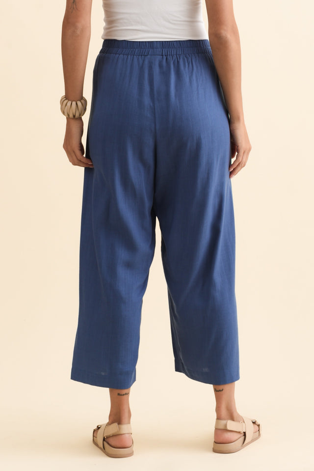 alt text|model:Brontie image 5