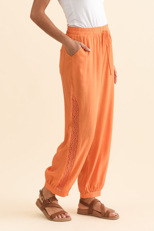 alt text|model:Brontie image 4