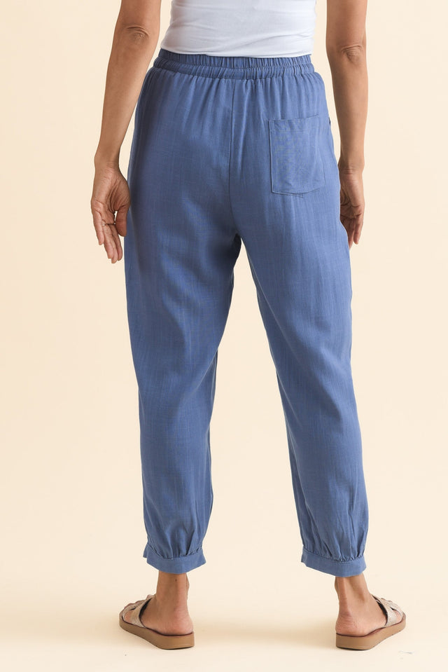 alt text|model:Cara image 5