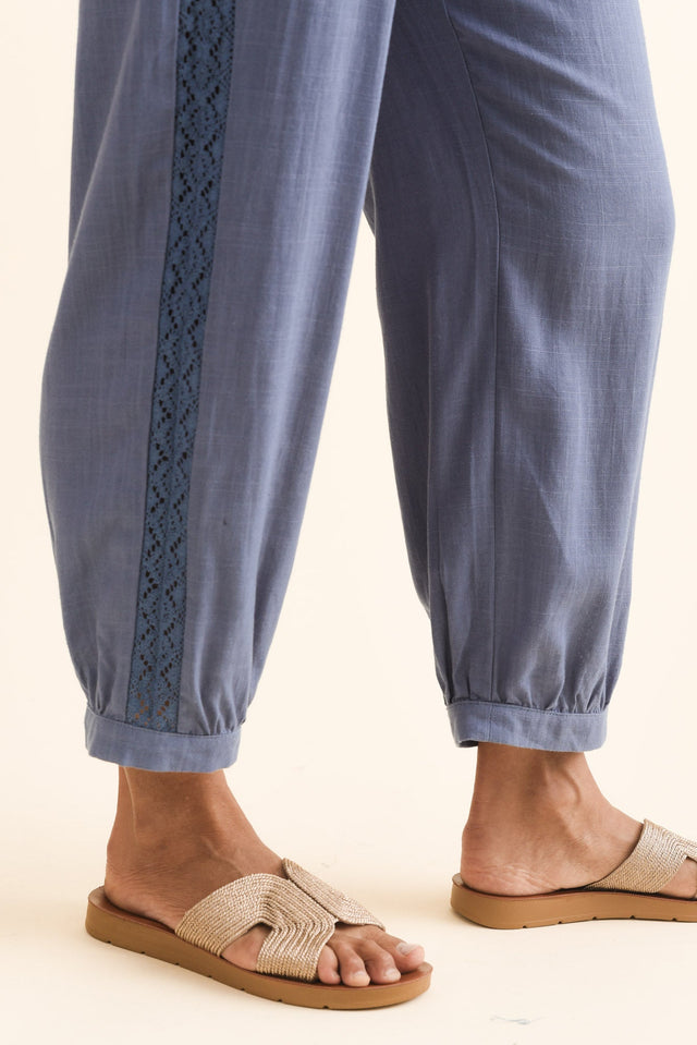 alt text|model:Cara image 7