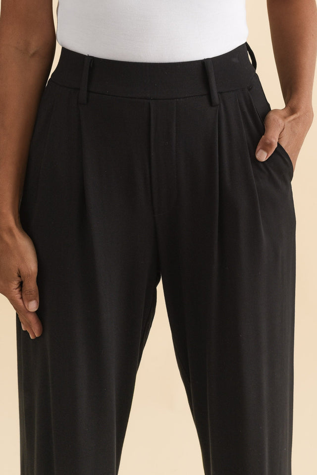 alt text|model:Cara image 5