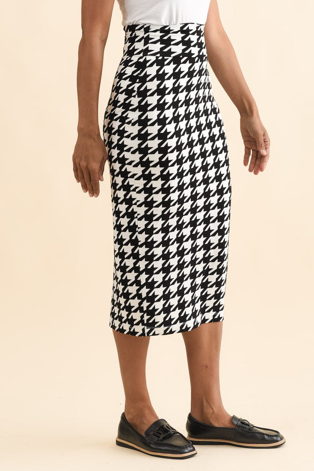 alt text|model:Cara image 3