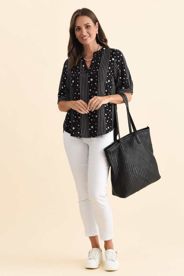 alt text|model:MJ image 3