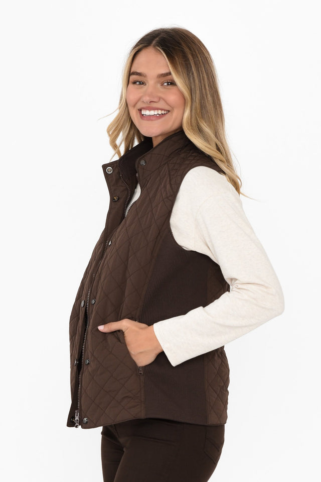 alt text|model:Mollie image 4