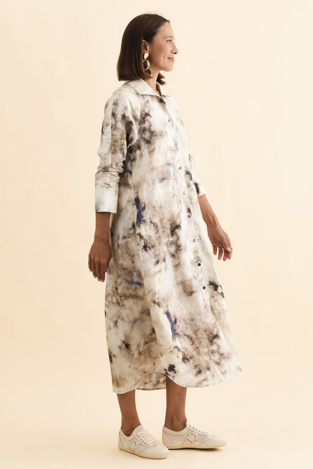 alt text|model:Cara image 3