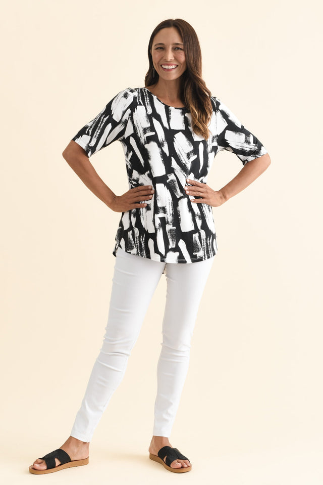 alt text|model:Cara image 7