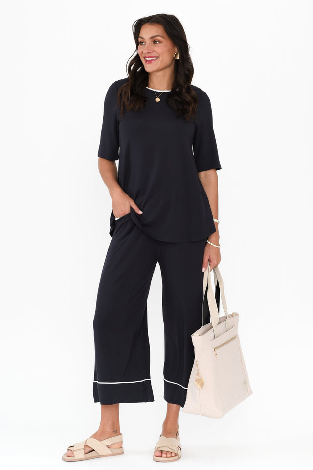 alt text|model:Brontie image 4