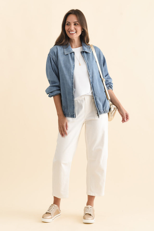 alt text|model:MJ image 4